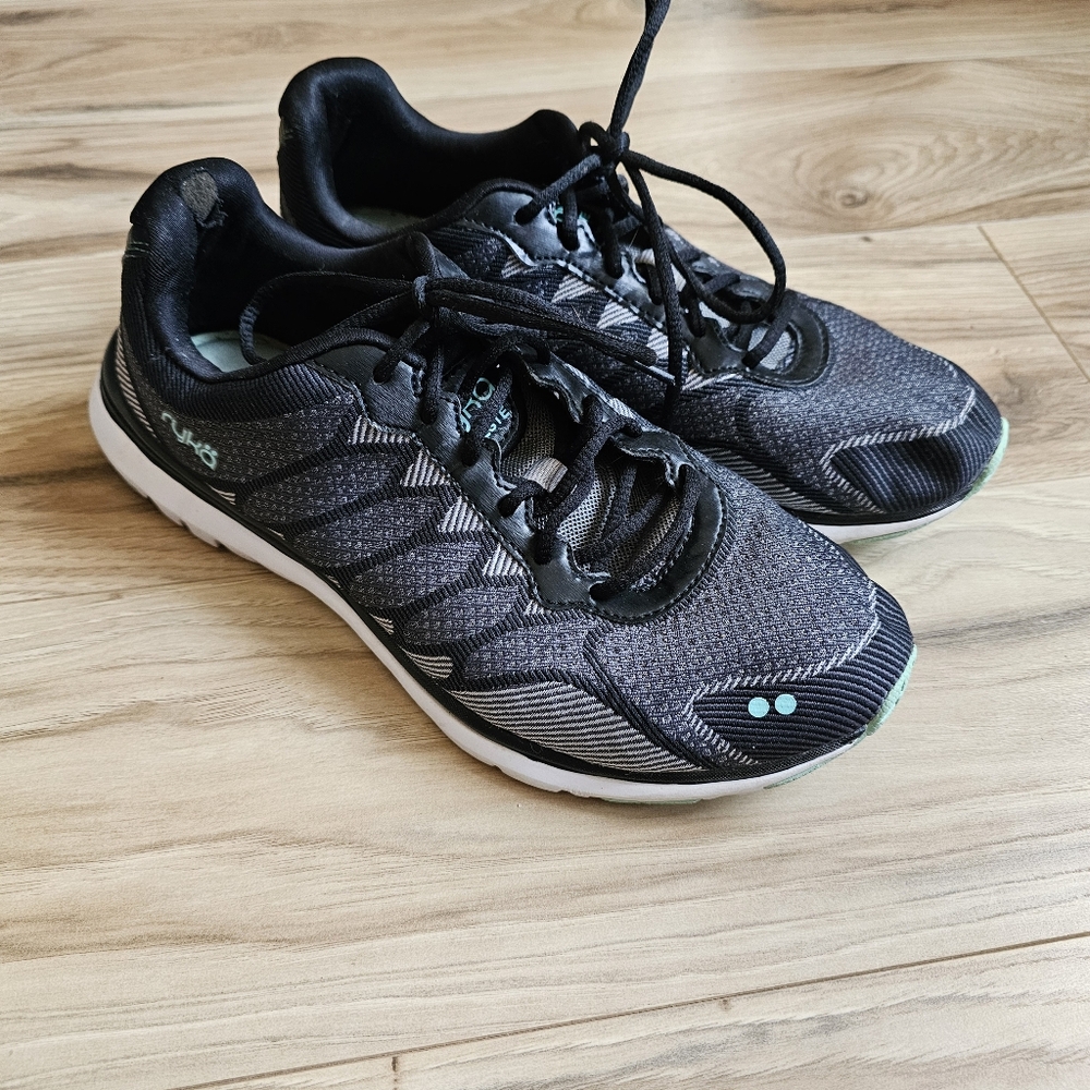 Ryka Celeste Grey/ Black Womens  Walking Shoes Size 10